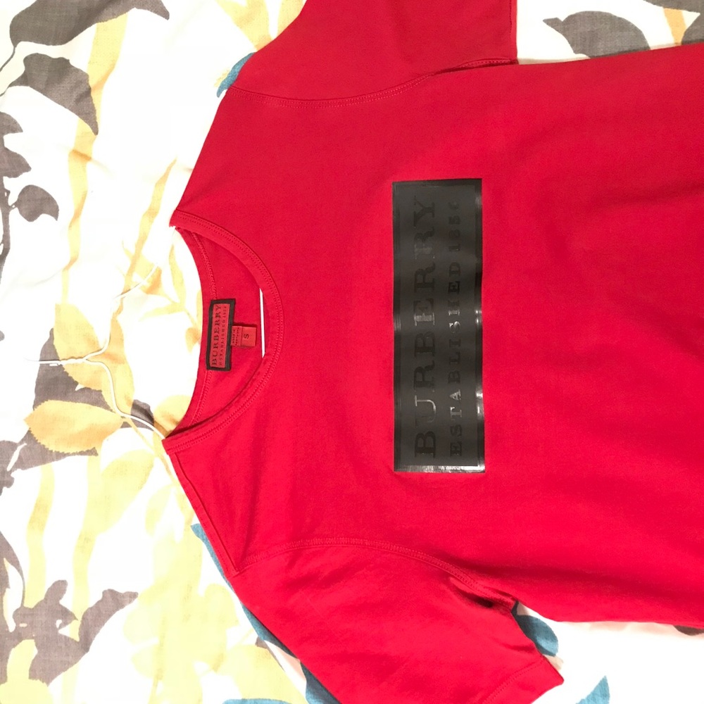 Burberry t shirt